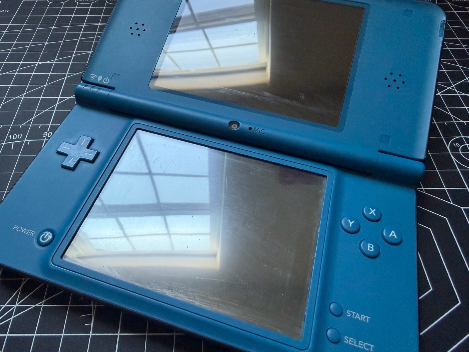 Nintendo DSi XL Blue W/ 2GB SD Card – Run Eng Games 100% Tested *READ DESC