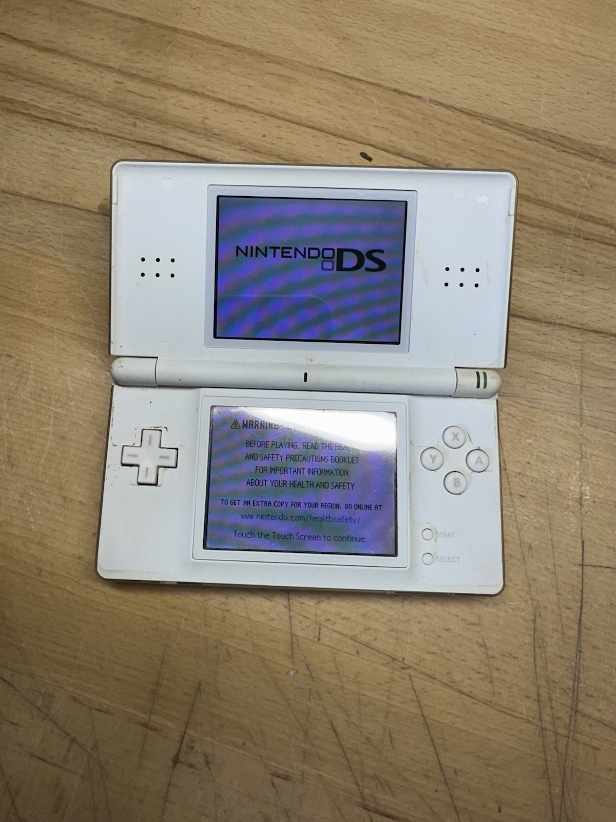 Nintendo DS Lite Handheld System – White (13306461) Console Only No Charger