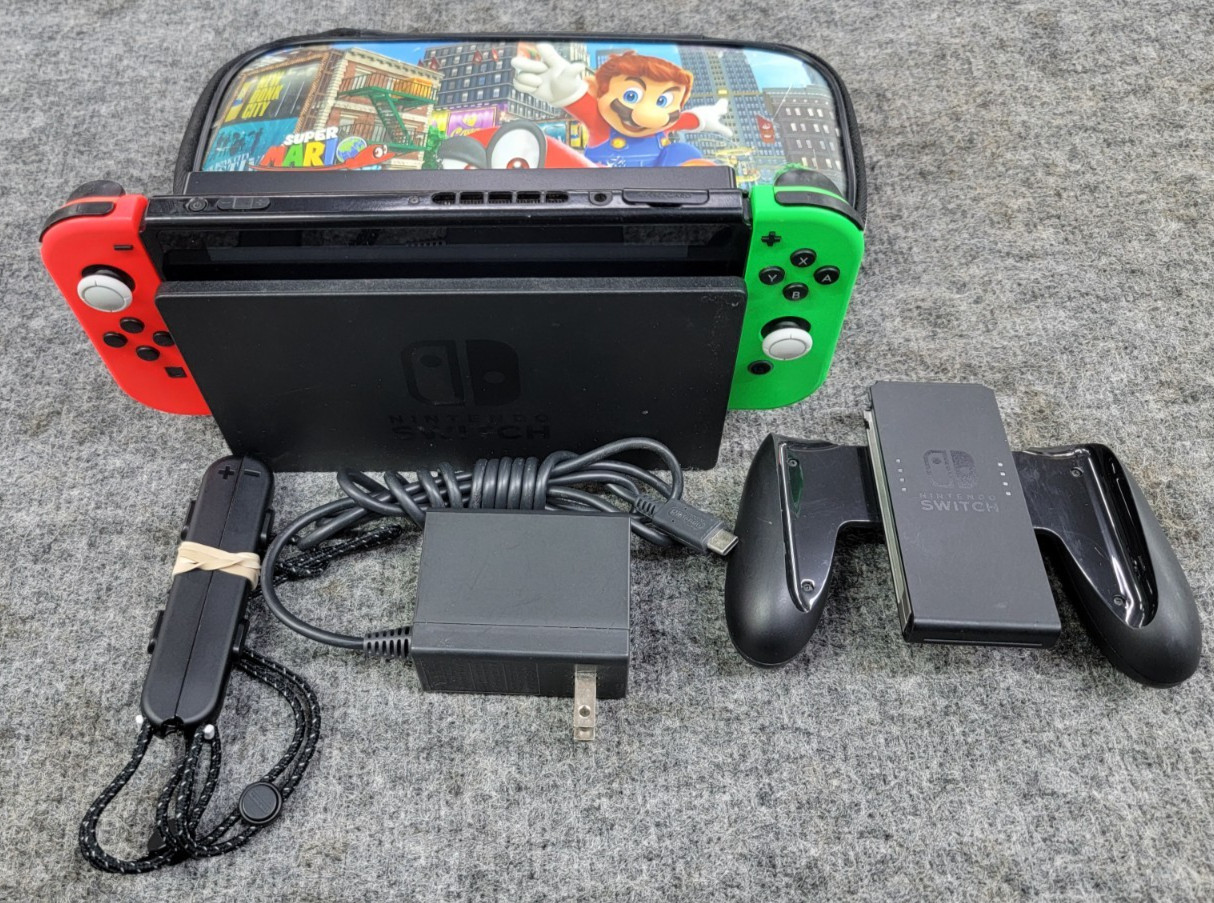 Nintendo Switch Handheld Game Console HAC-001 W/Dock,Cord,Straps,Contoller,Case