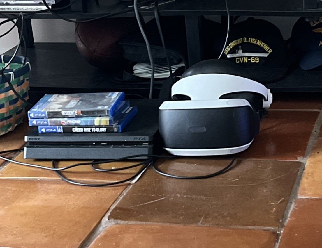 PlayStation 4 Slim CUH-2015A PSVR Game Bundle Creed Rigs REBO