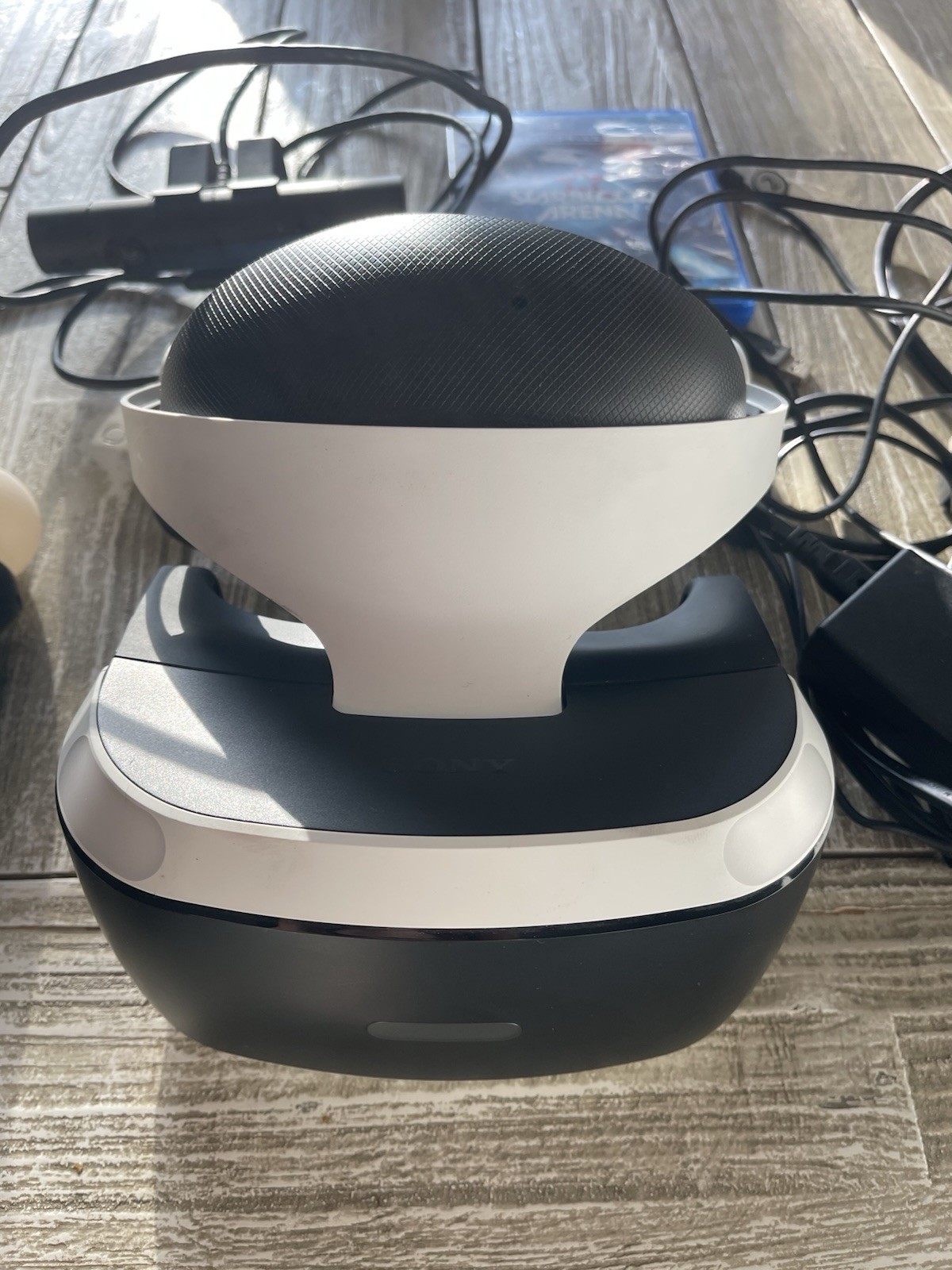 PlayStation 4 Pro Star Wars Battlefront II VR Bundle.games.controllers