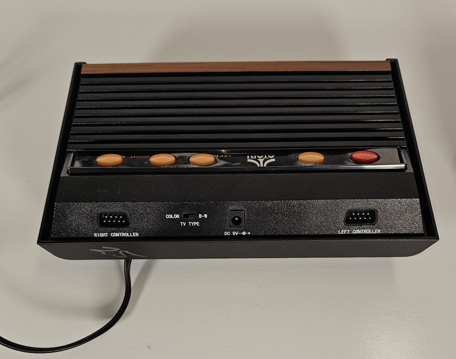 Atari vintage Flashback 2 video game console 2 wireless controllers power supply