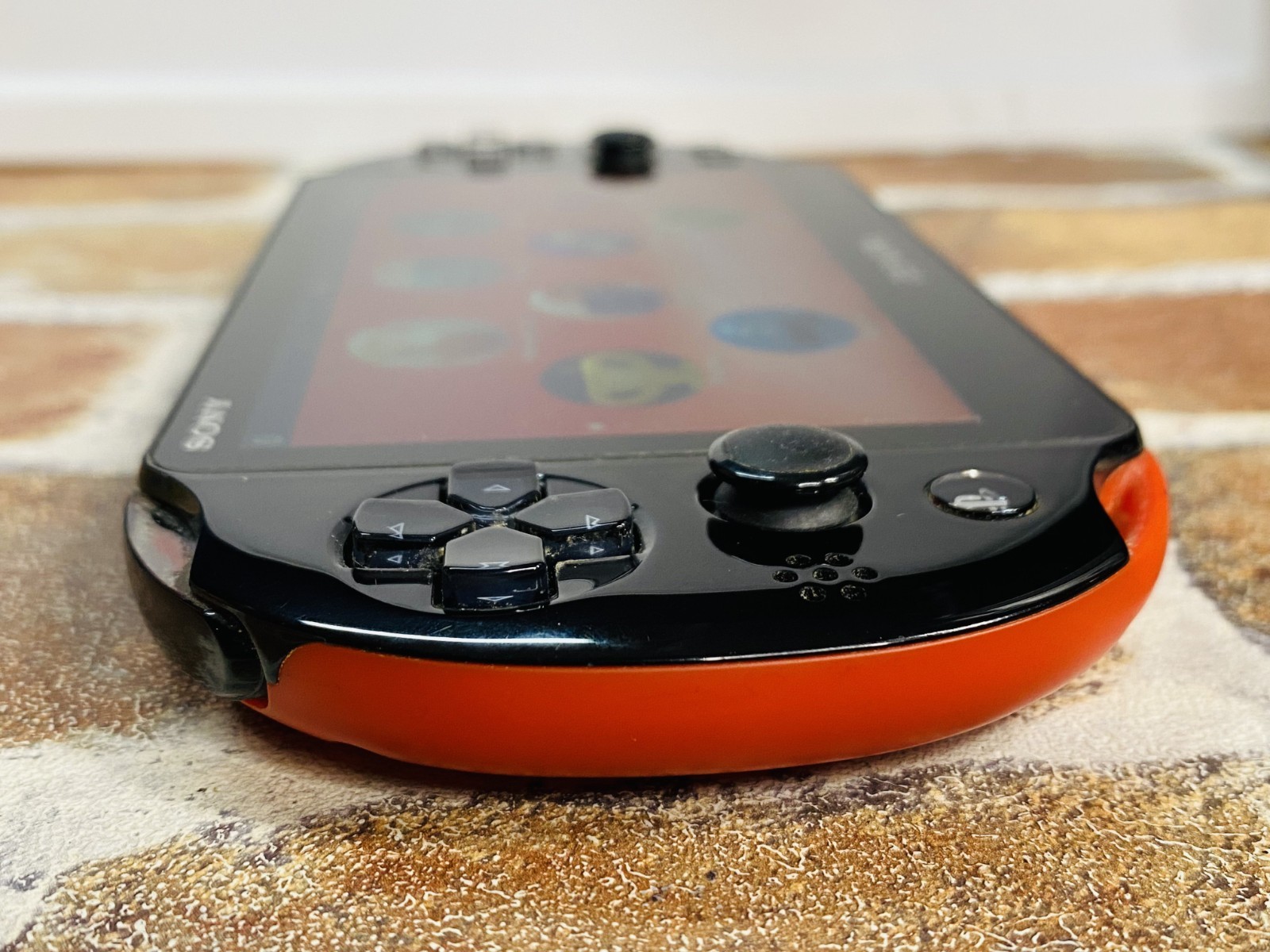 PS Vita Red Black PCH 2000 SONY PlayStation Japan 8GB Memory Charger Tested EX P