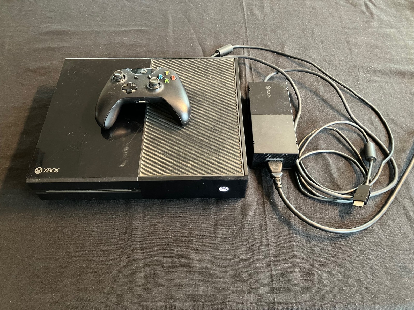 Microsoft Xbox One Console 512GB w/ Black Controller, Power Adapter, HDMI Cable