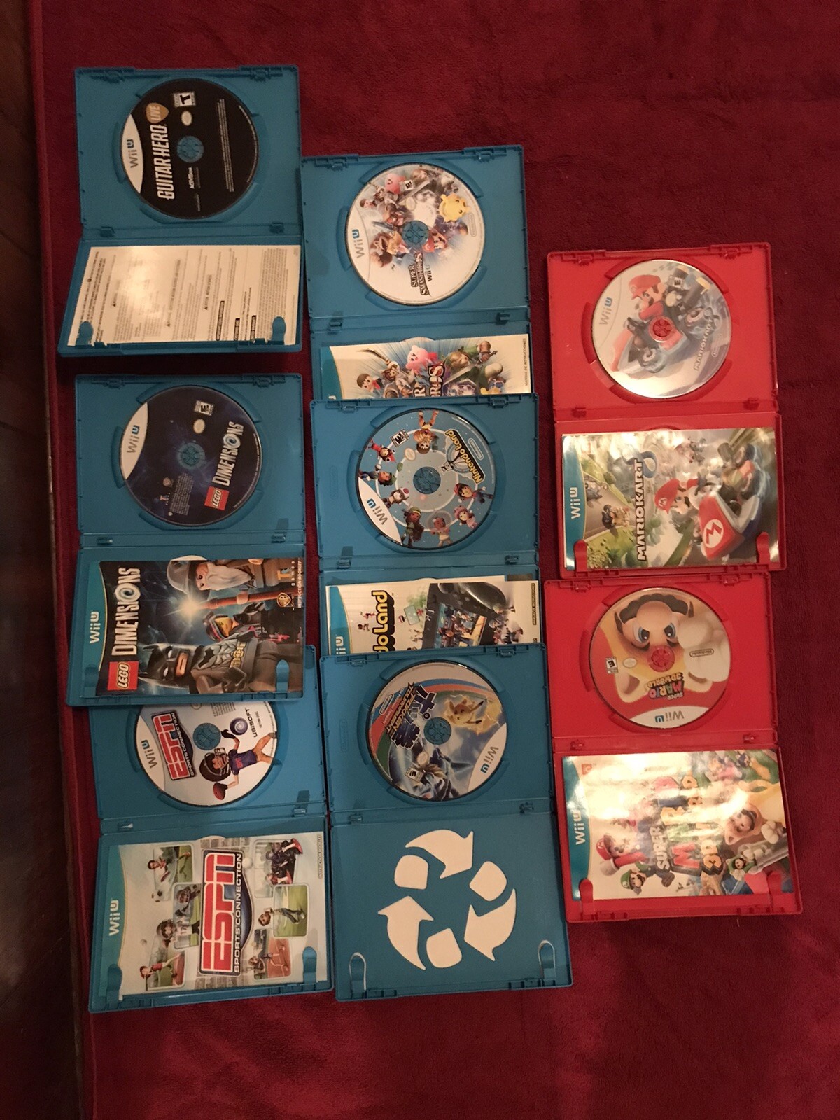 Nintendo Wii U Basic Set 8GB White Handheld System, Power Cord & 11 Games