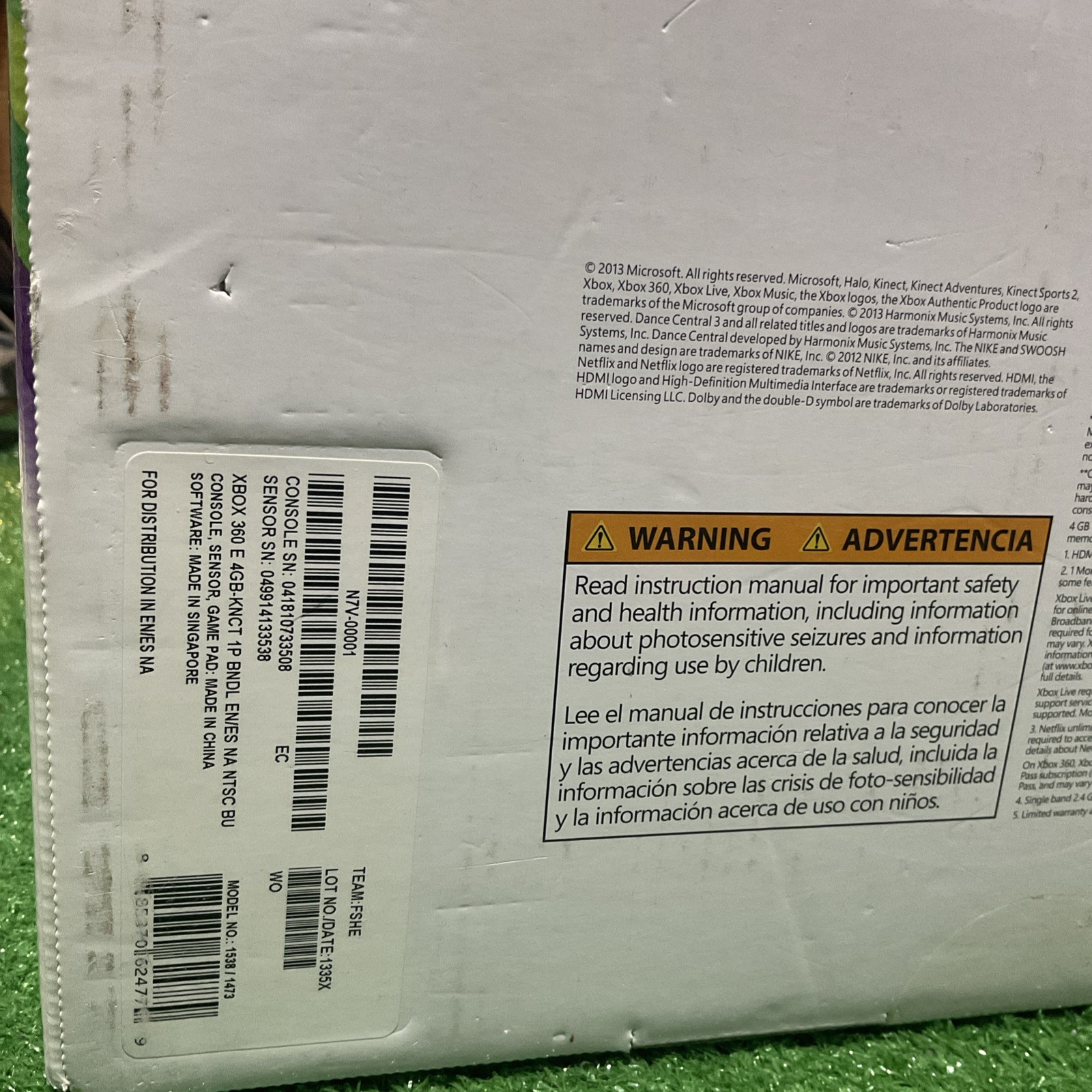 Xbox 360 4GB Kinect Bundle Box – Games Kinect Sports, Adventure, NCAA 14 + Sonic