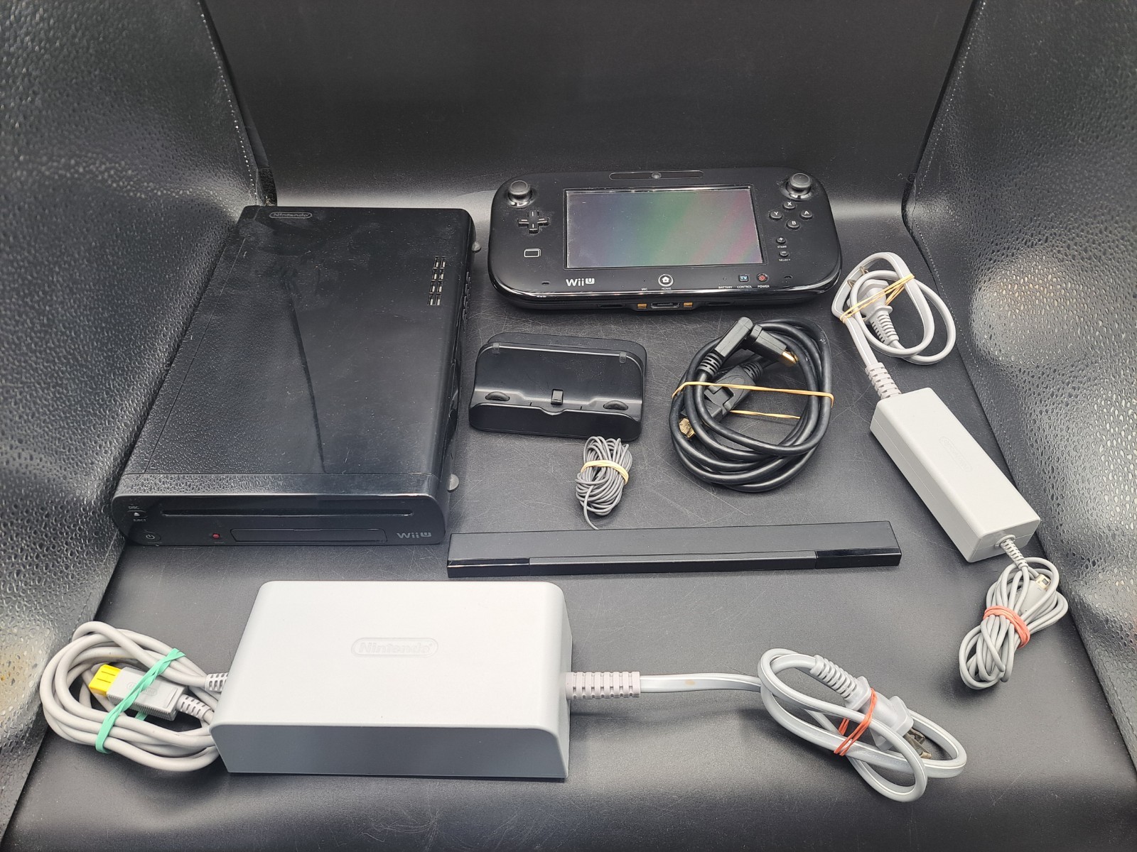 Nintendo Wii U: 32GB Black Console Bundle