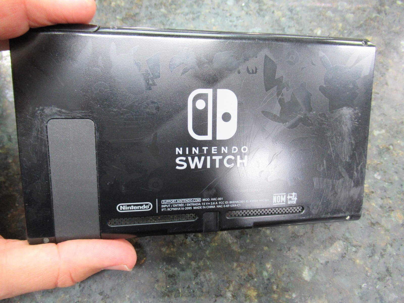 NICE!! Nintendo Switch Console & Dock Only – Let’s Go Pikachu! NO JOY-CONS!!