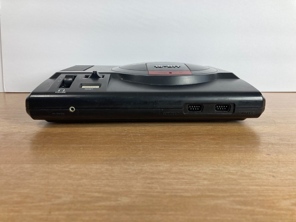 Sega Genesis Console 16-Bit – (1601) BUNDLE w/Controller Genistick Cords 7 Games