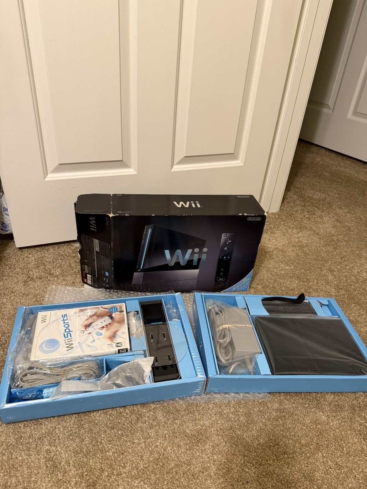 Japanese Black Nintendo Wii Console with Wii Sports! Complete in Box! CIB -RARE-