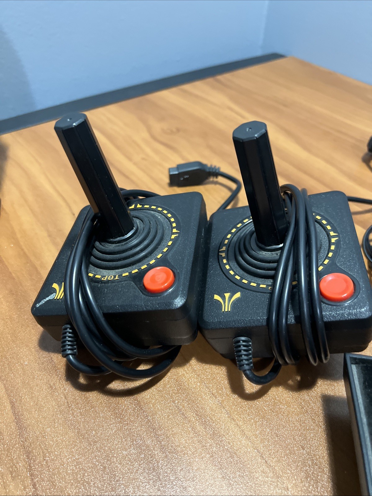 Atari Flashback 2 Wired Plug And Play Game Console W/2 Controllers- Working