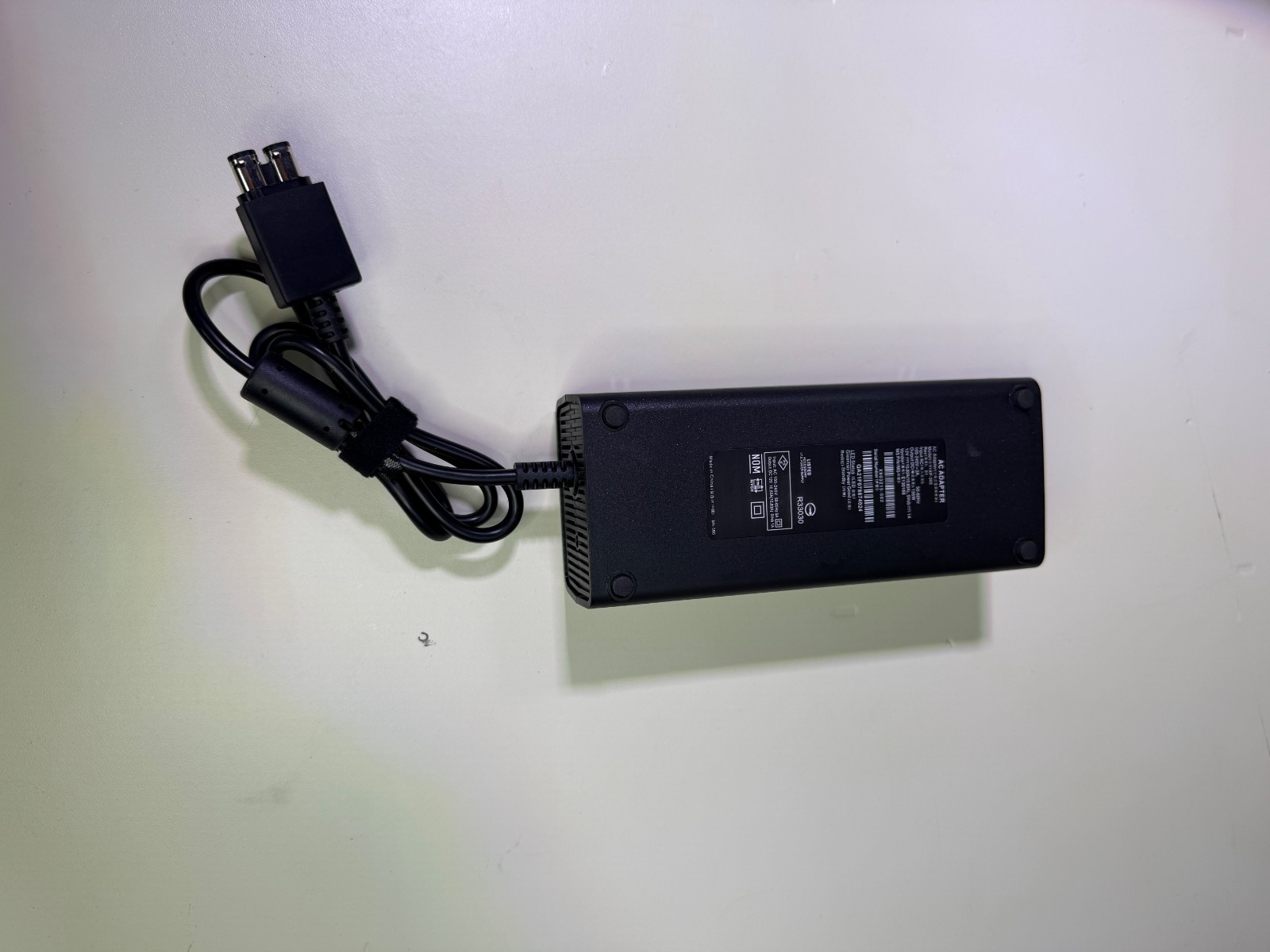 Xbox 360 Slim 250GB Kinect Bundle Cleaned Repasted Ready to Play