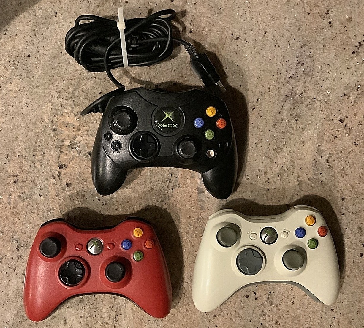 Microsoft Xbox 360 Pro System Bundle 60GB White Console – See Description