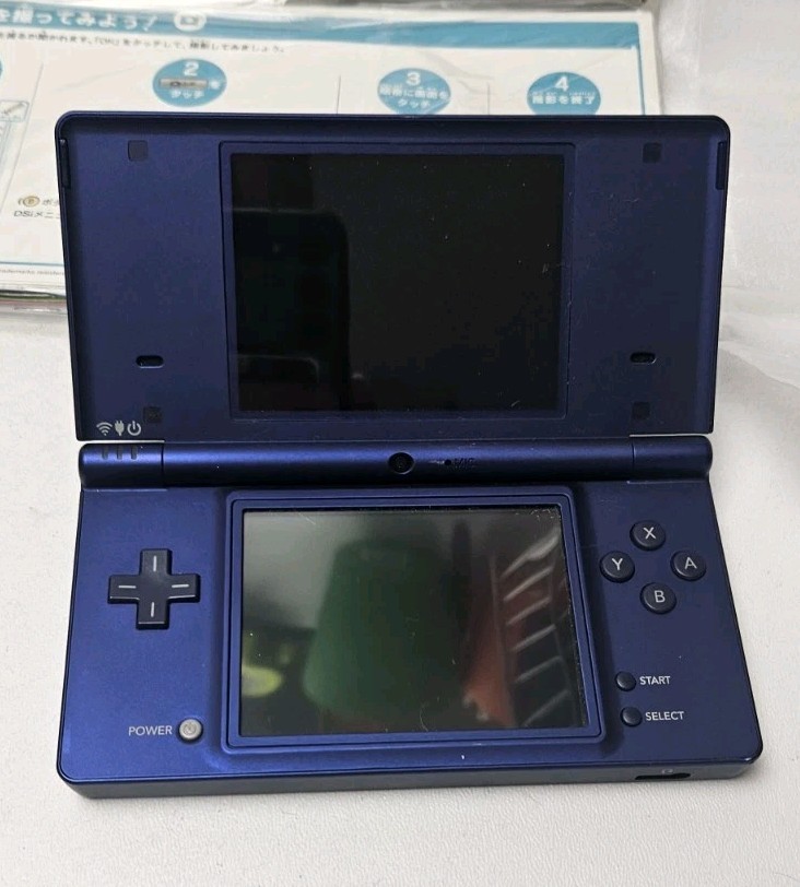 Nintendo DSi – Metallic Blue Complete In Box w/ Charger Stylus Inserts Japanese