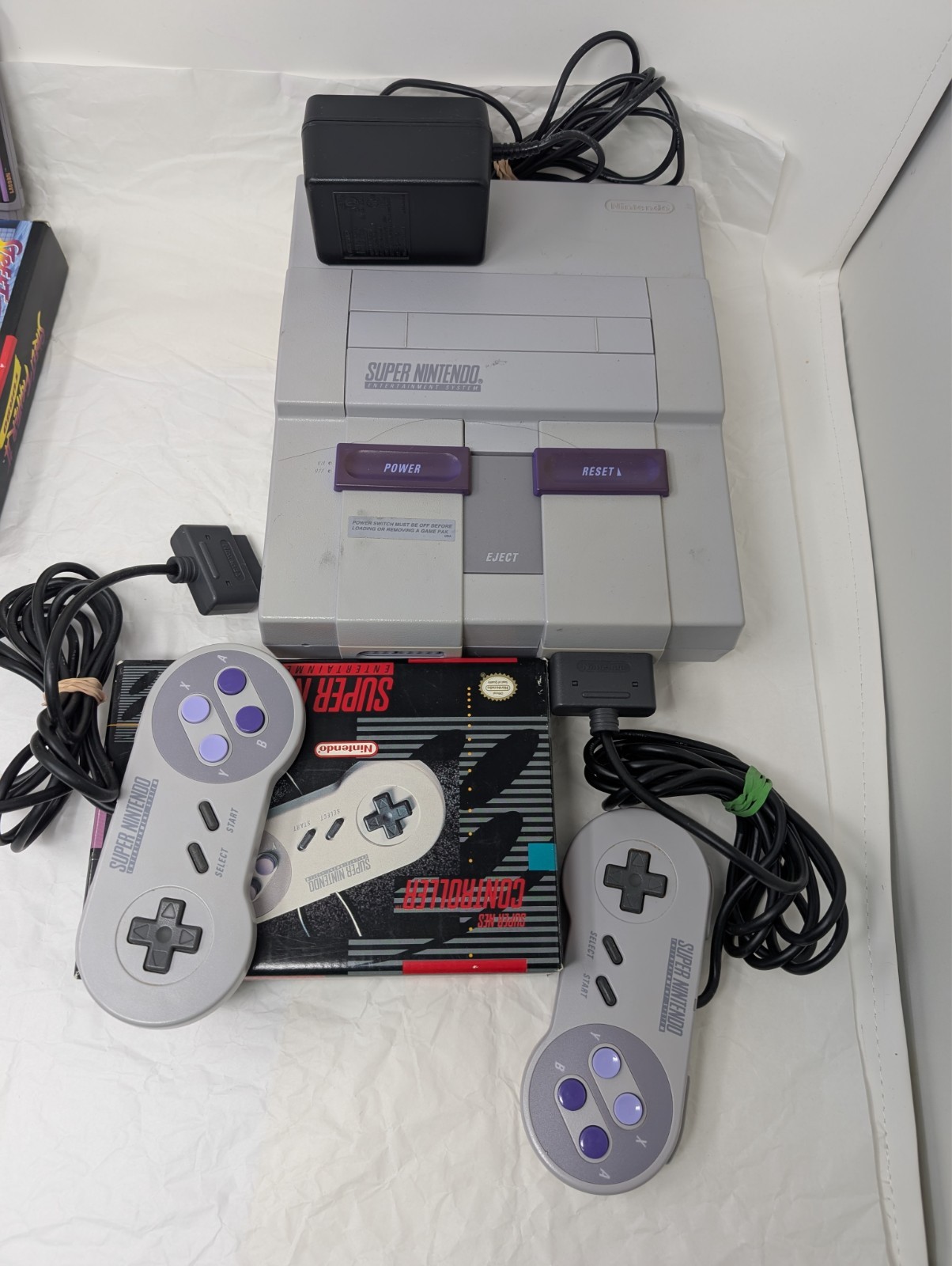 Super Nintendo SNES System Console With 2 Controllers