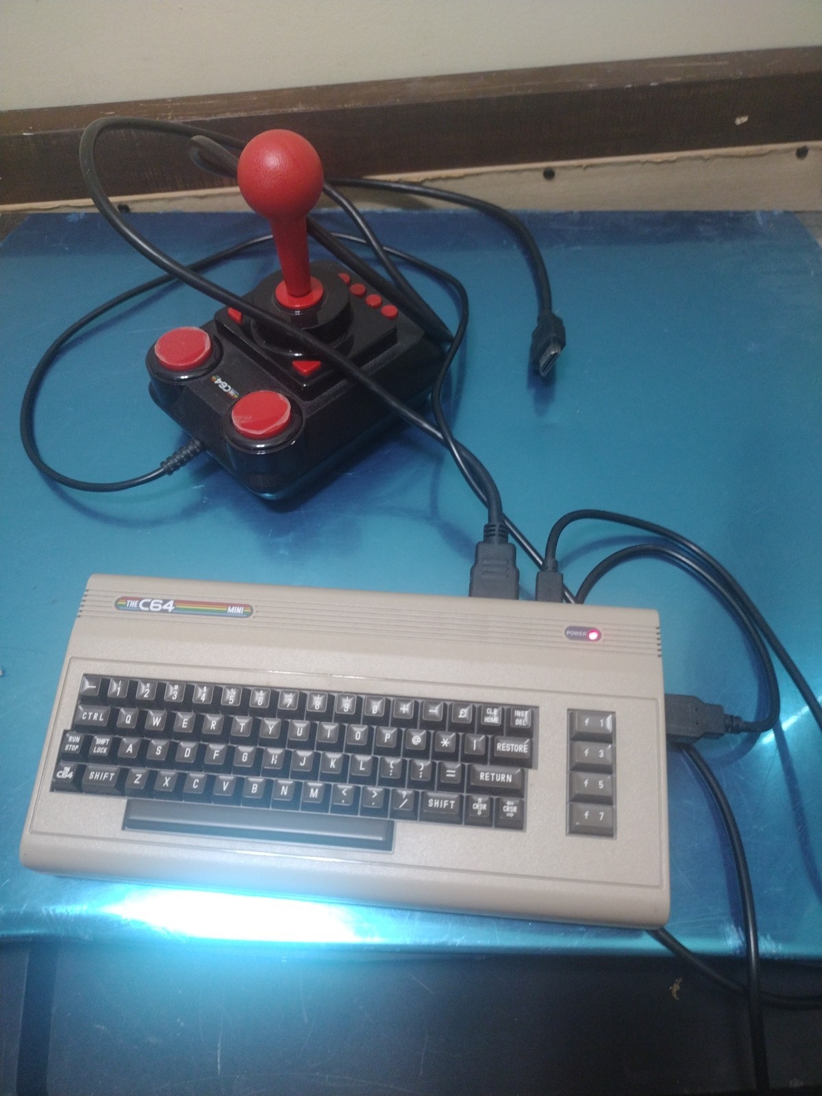 Commodore The C64 Mini RGL001 Retro Gaming Console