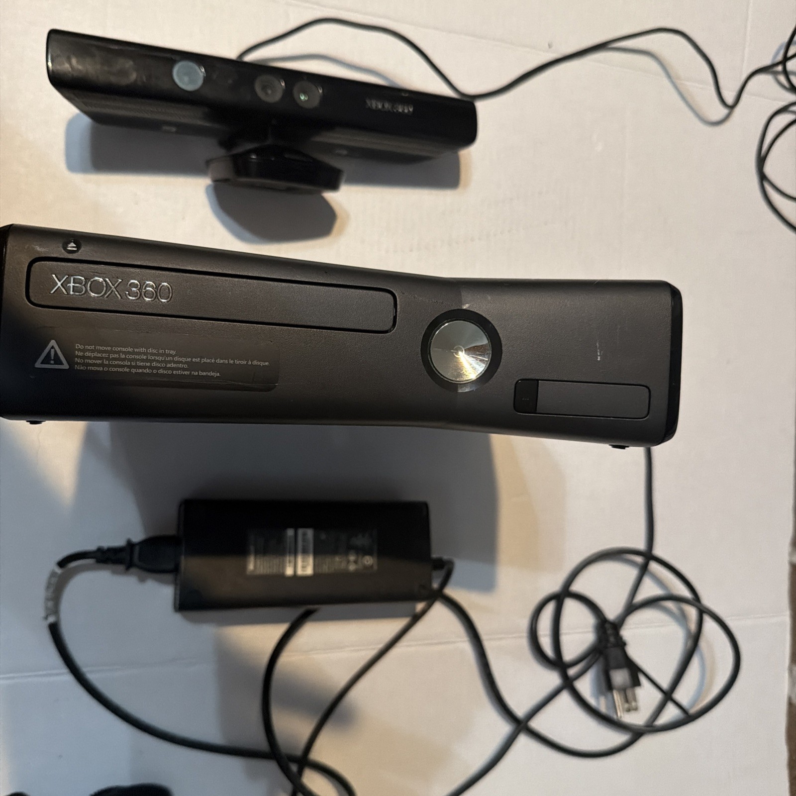Microsoft Xbox 360 S 4GB Console – Black with Kinect setup