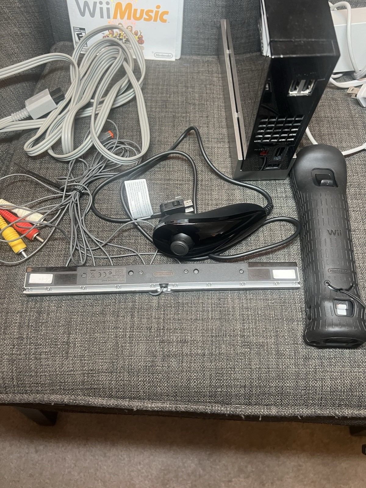 Nintendo Wii Console RVL-101 With Accessories & Game