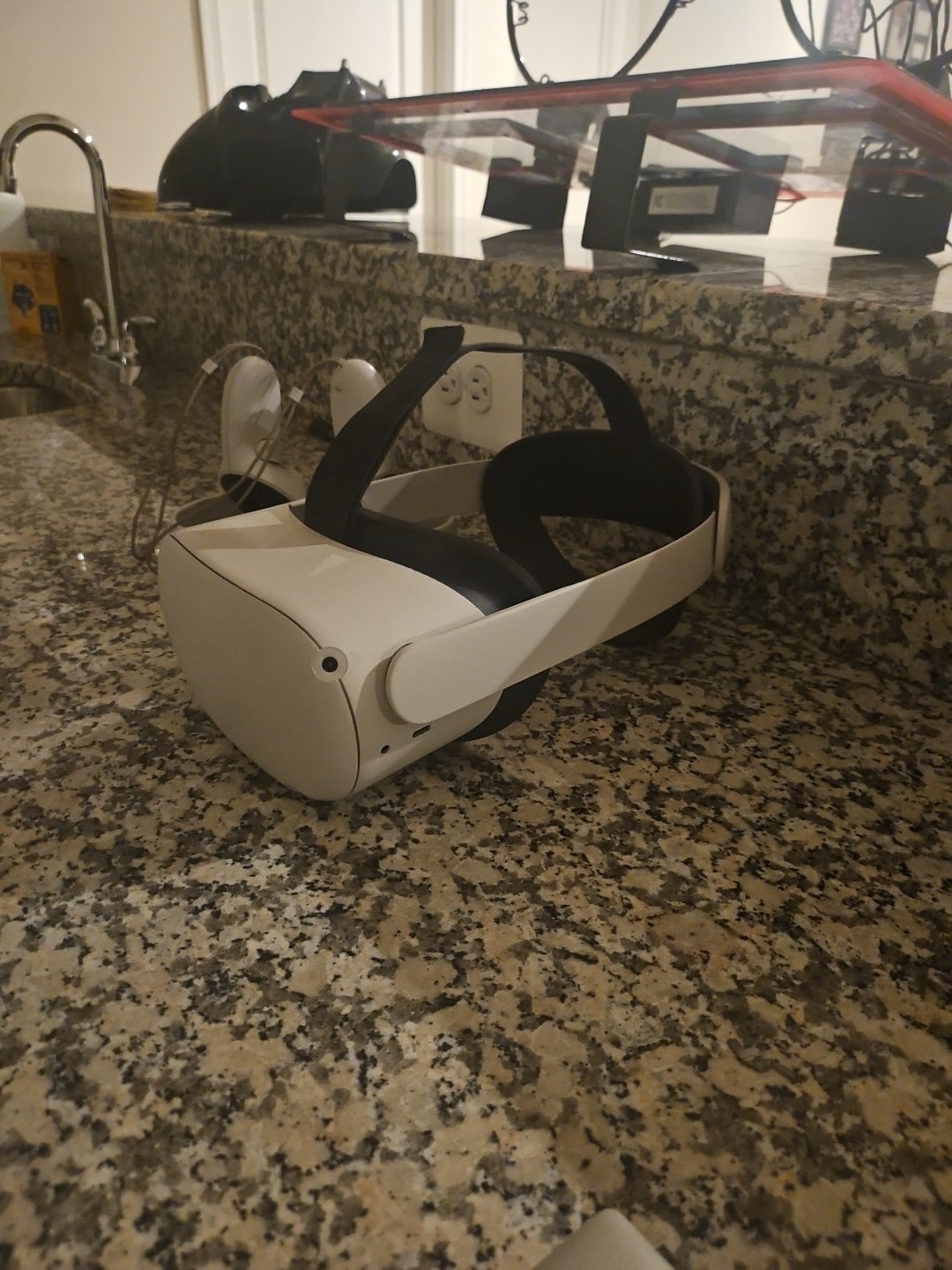 Meta Quest 2 Virtual Reality Headset 128GB with Touch Controllers White Used