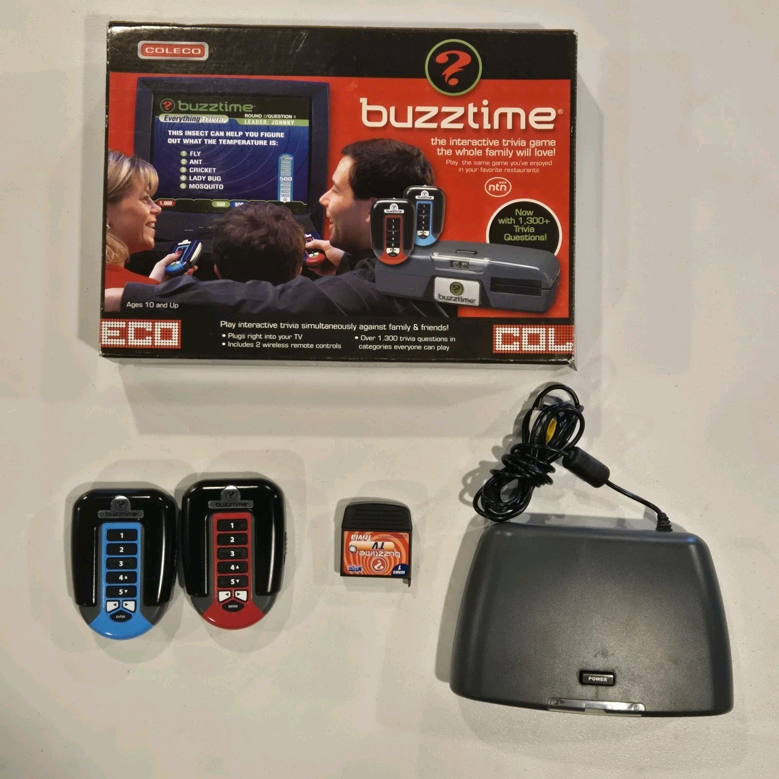 Coleco Buzztime – PLUG N PLAY CONSOLE – 2 CONTROLLERS + 1 GAME – COMPLETE IN BOX