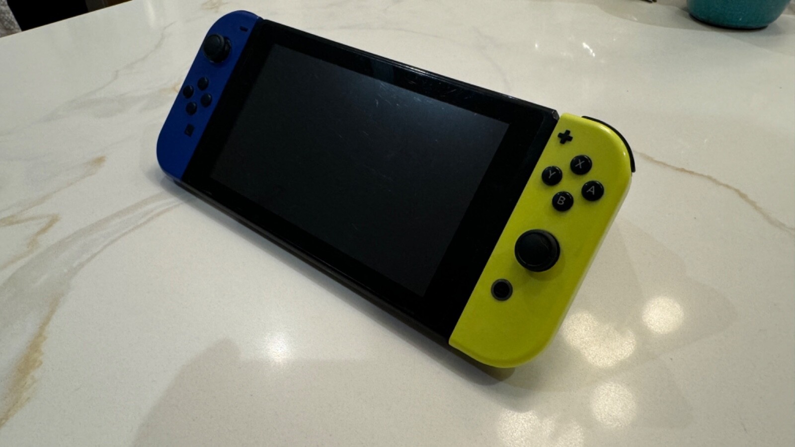 Original Nintendo Switch WITH GAMES and minimal damage, see details for more