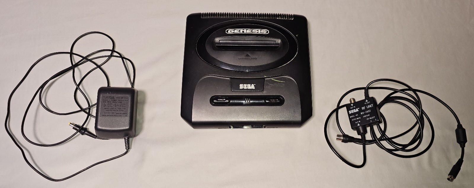 Sega Genesis Model: MK-1631 [FOR PARTS] + Cords (No Video Output)