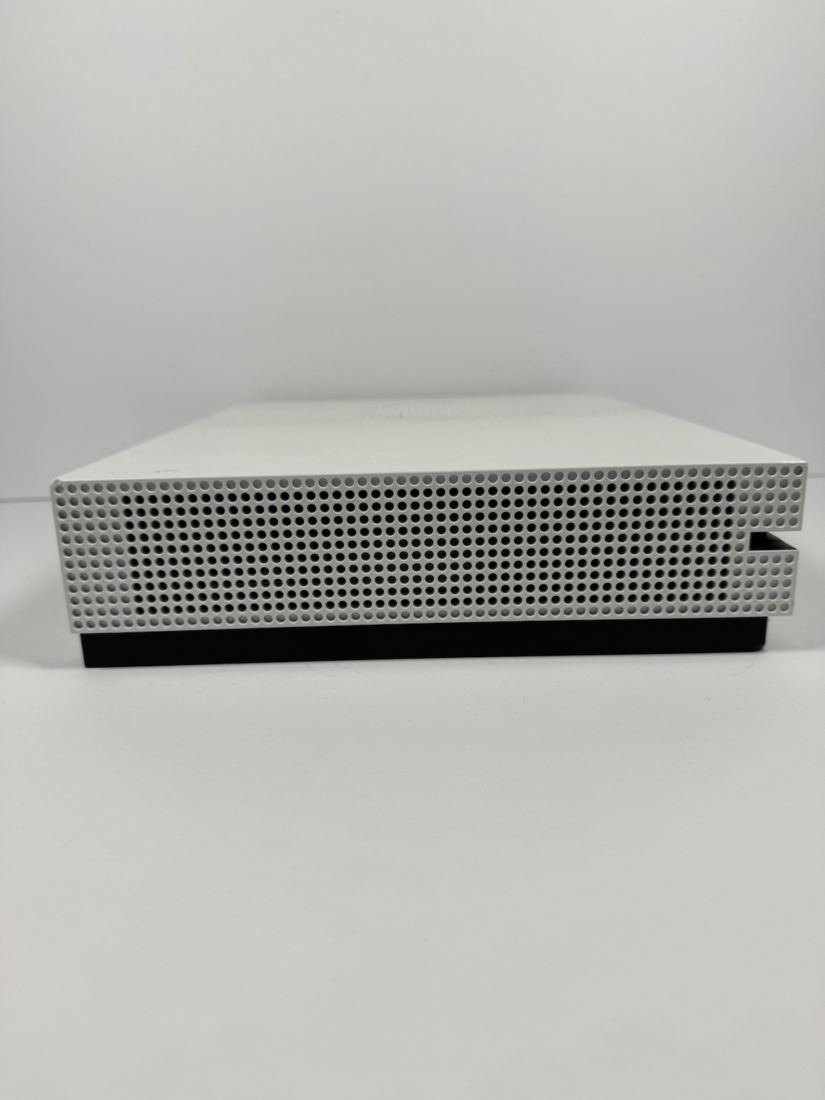 Microsoft Xbox One S White Console 1TB – Controller + Cables