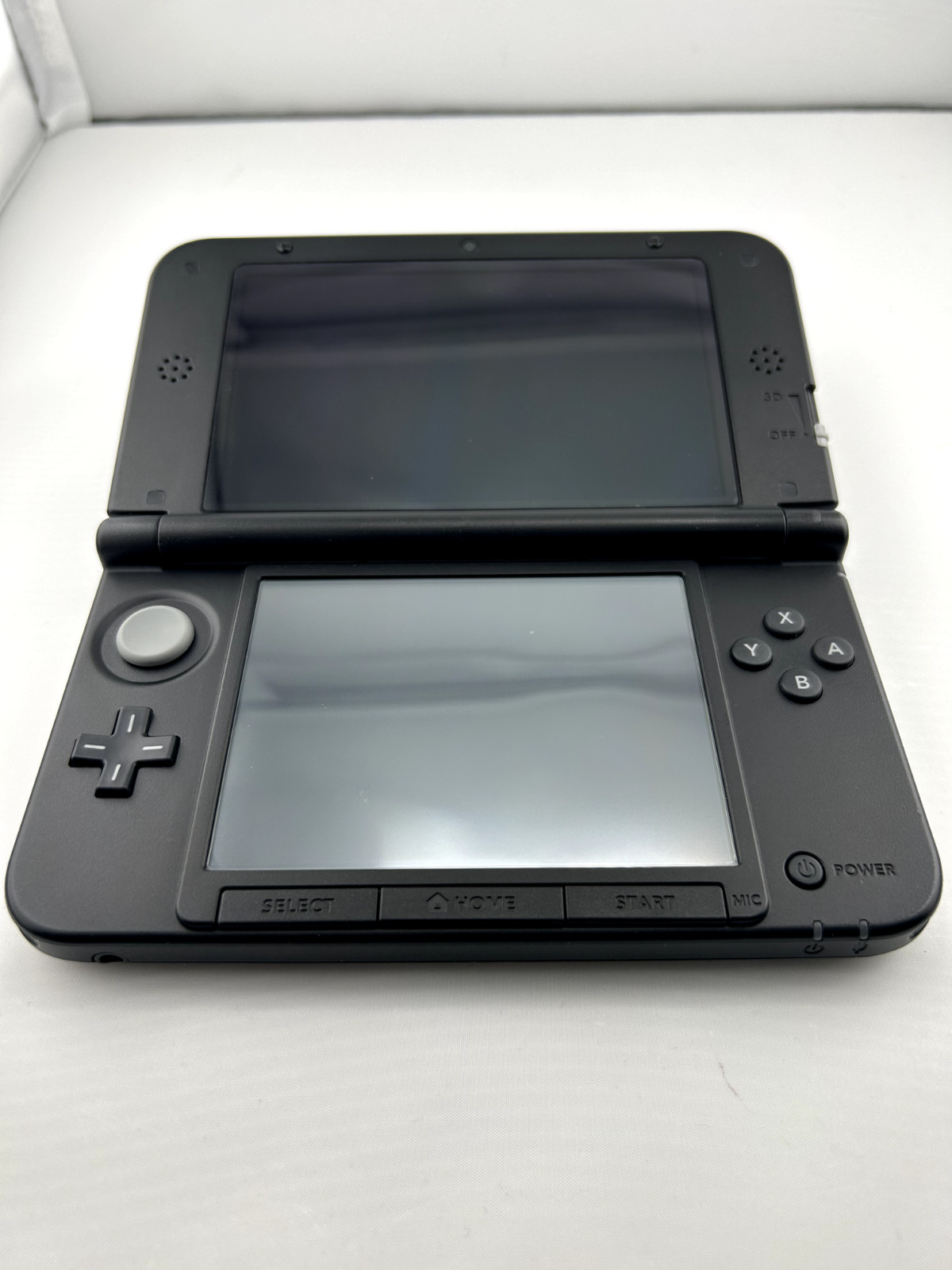 [A-rank] Nintendo 3DS LL XL consoleGore Magala Black with Charger/Stylus