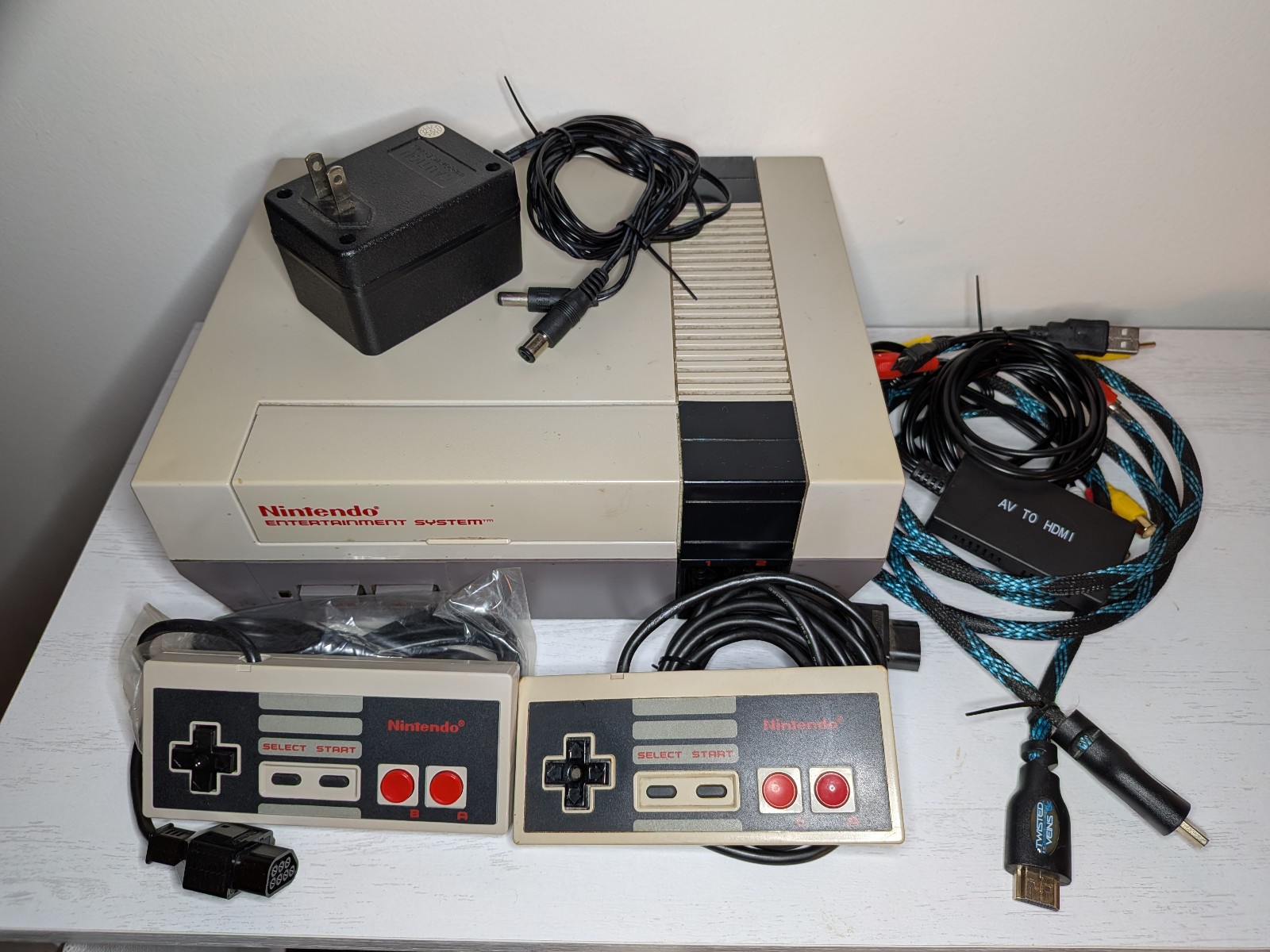 ORIGINAL NES CONSOLE + (2) CONTROLLERS + NEW 72 PIN + AV HDMI ADAP + PWR* TESTED