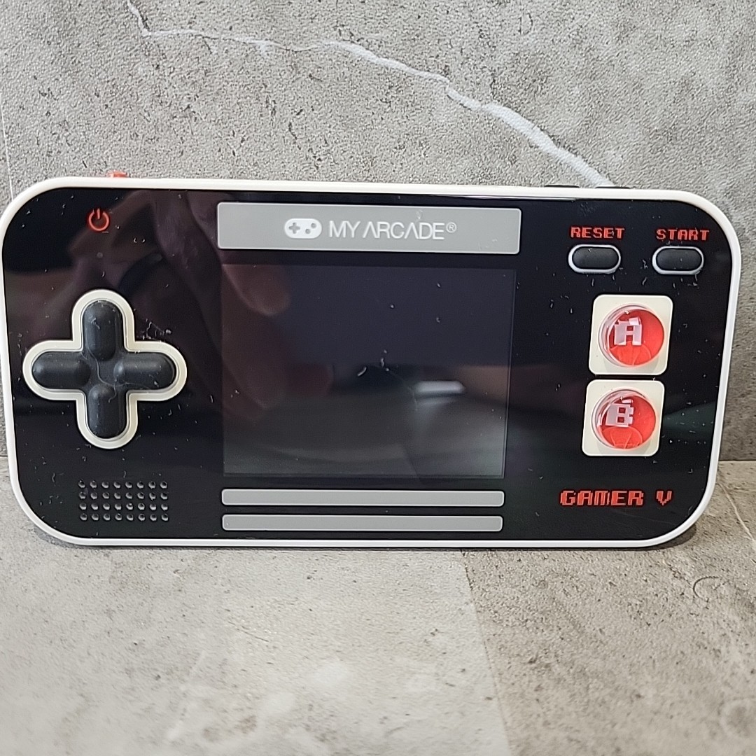 Dreamgear My Arcade Gamer V Portable 220 Games Handheld Game *WORKS* VGUC