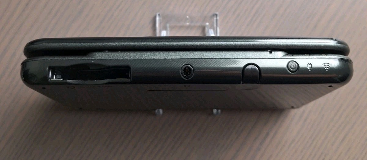 New Nintendo 3DS XL Metallic Black | Charger 32GB SD Card | REGION FREE TOP IPS