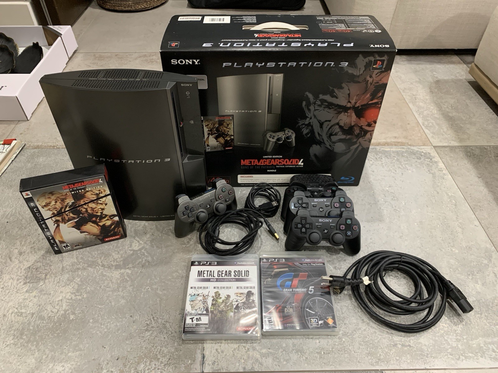 Rare Sony PlayStation 3 Metal Gear Solid 4 Limited Edition 40GB Console Bundle