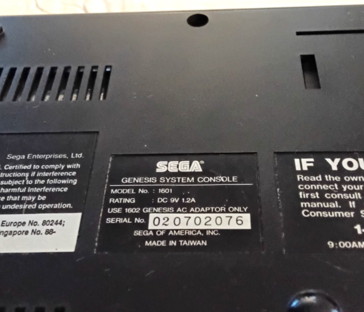 Sega Genesis 16-BIt Console Model 1601 Complete Hook-Ups/Controller Work Perfect