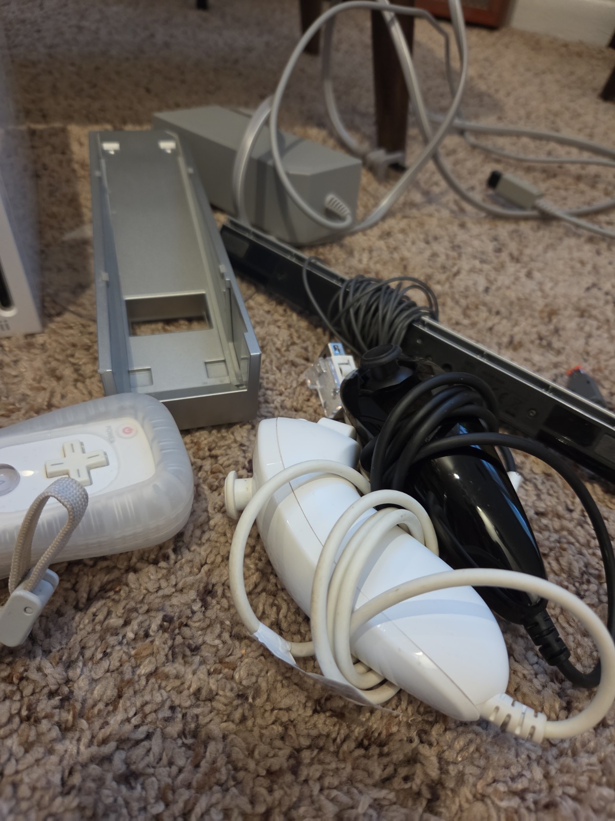 Nintendo Wii System With Games Bundle 8 Games 2 Joysticks 1 Controller
