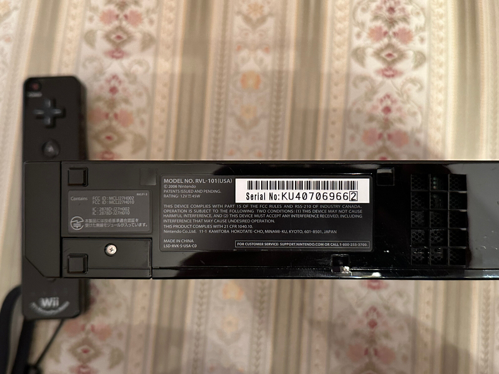 Nintendo Wii Black Console + Remote