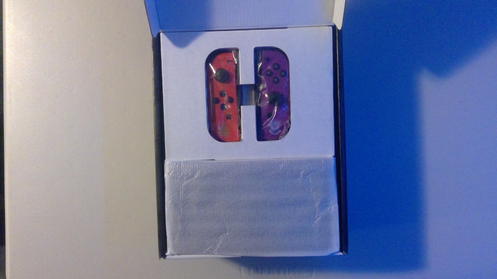 Nintendo Switch (OLED) Pokémon Scarlet & Violet Edition – 64GB BUNDLE.