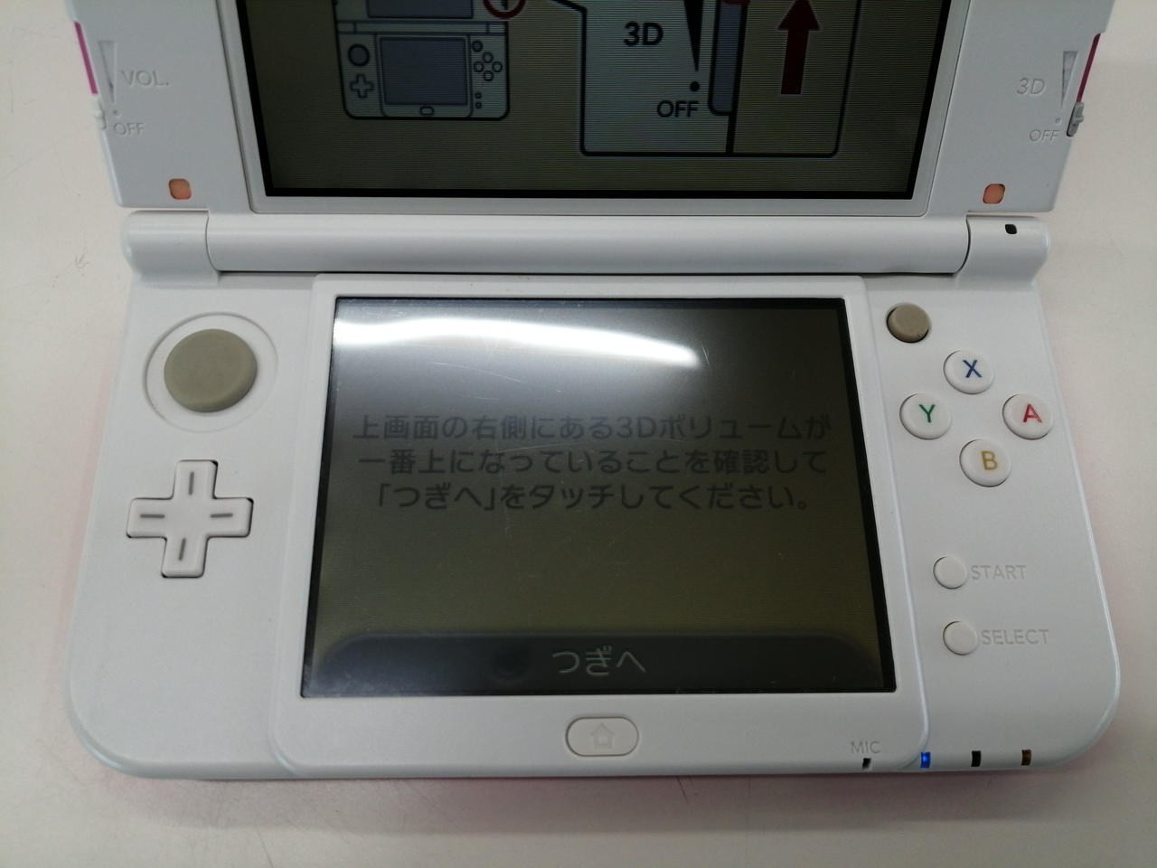 New Nintendo 3DS XL (LL) RED-001 Retro Game Console Portable Gaming A3429