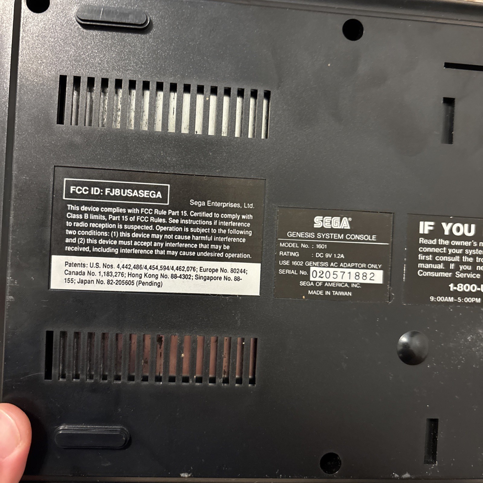 NOT WORKING Sega Genesis 16 Bit Console Only Model 1601 For Parts / Broken