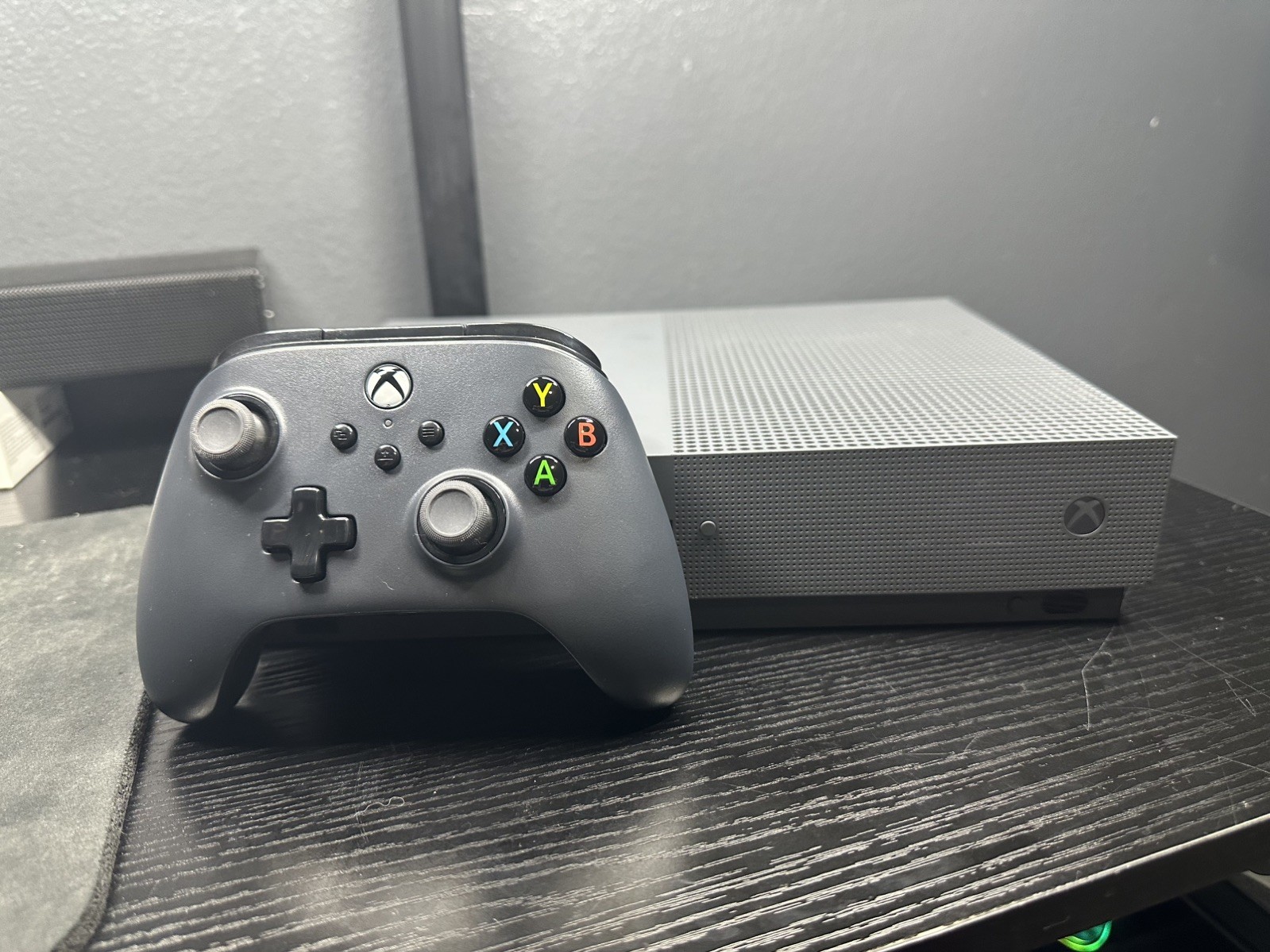 Microsoft XboxOneS Battlefield 1: Storm Gray Special Edition 1TB Gray w/ control