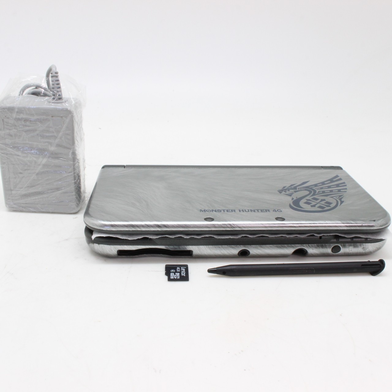 [ NEAR MINT ] NINTENDO New 3DS XL Monster Hunter 4G Game Console JAPAN Ver 4267