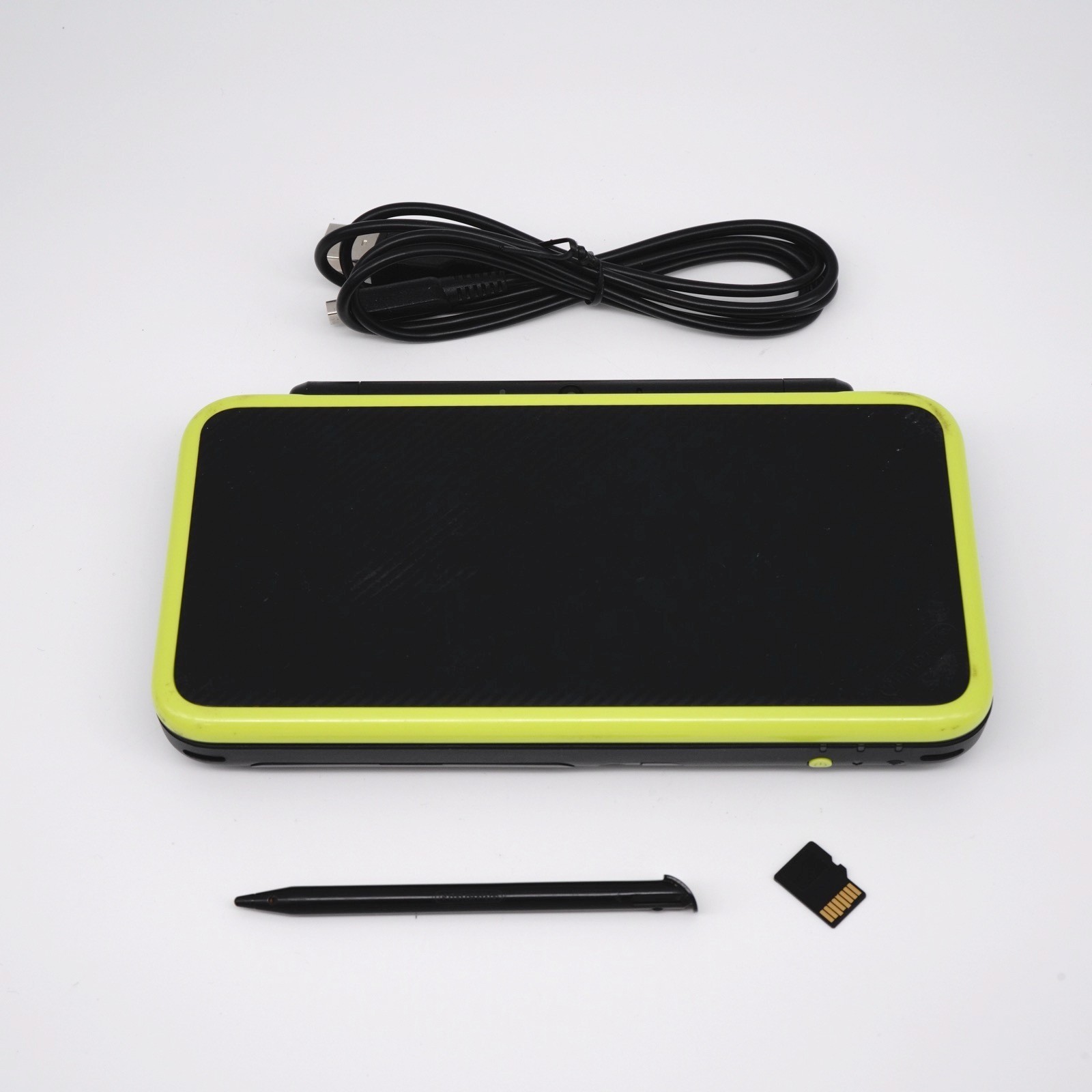 Nintendo “New” 2DS XL LL Console Black Lime 4GB +Charger + Stylus (USA Seller)
