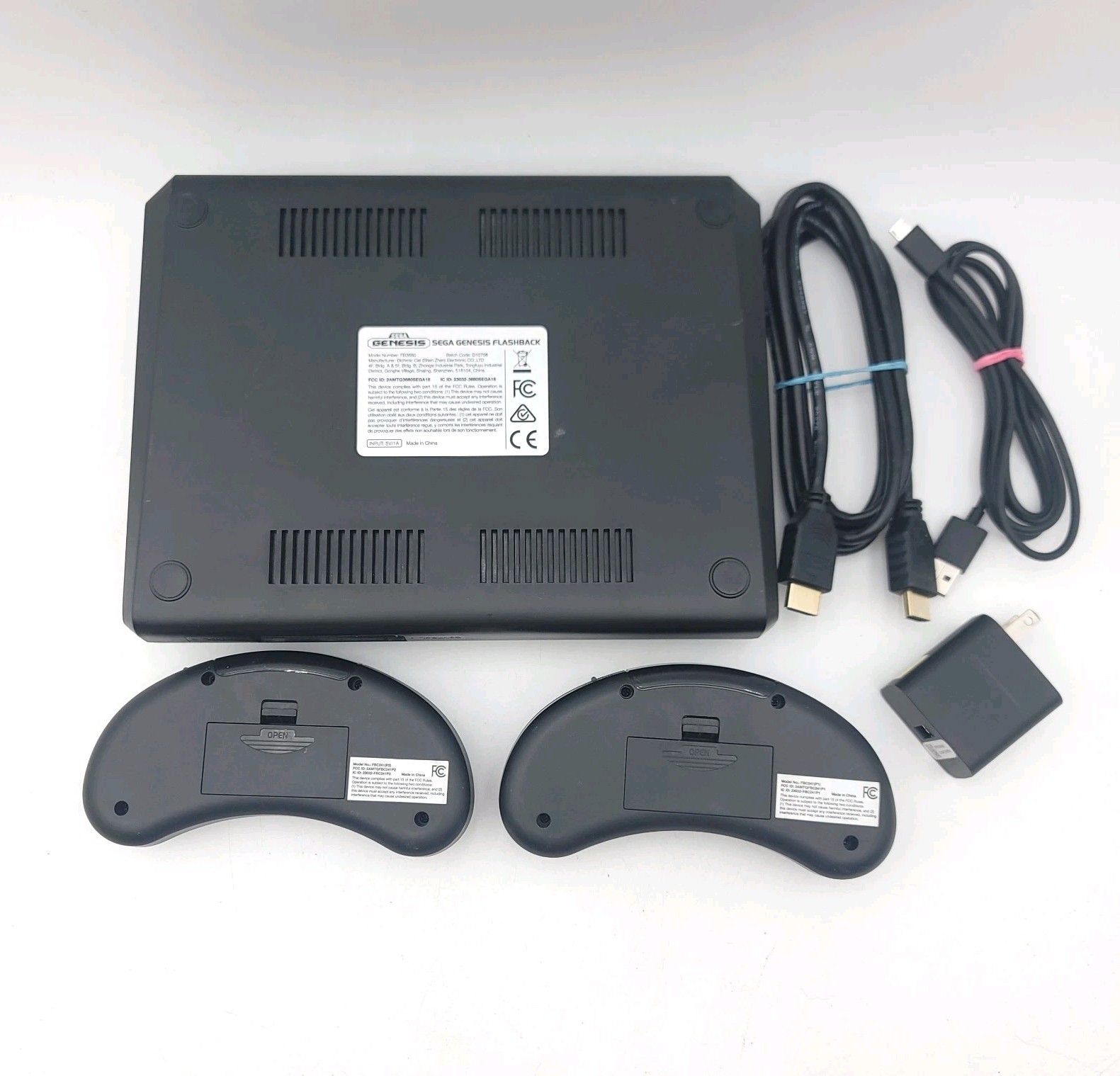 Sega Genesis Flashback AtGames 16 Bit Game Console FB3680 w/ 2 Controllers, HDMI