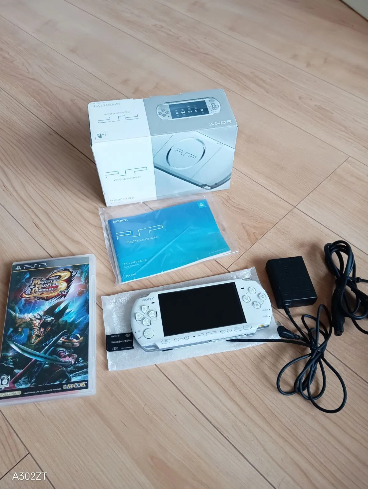 Sony PSP-3000 Pearl White Console Tested Working Region Free Boxed Set