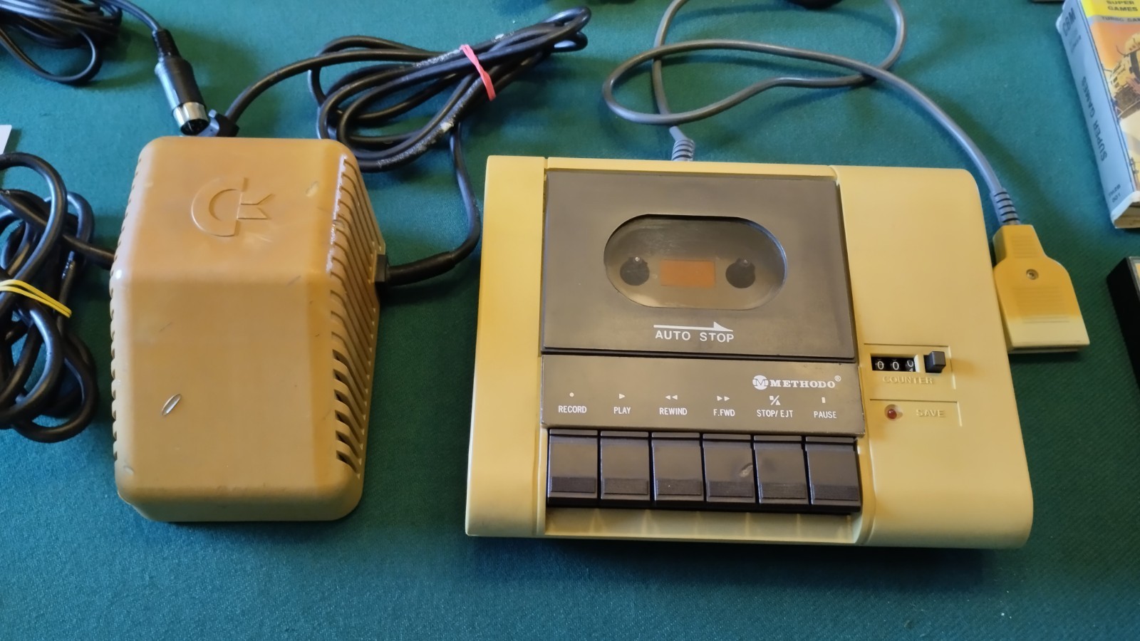 CCOMMODORE 64C PC + Games + 2 Joysticks + Cassette Data Unit, All Working