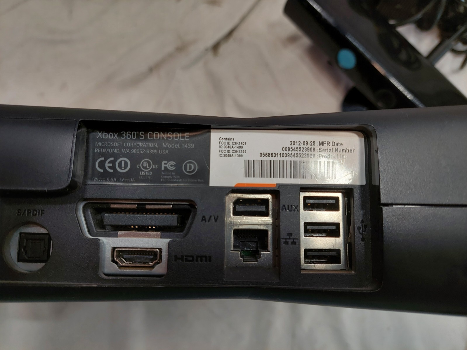 XBOX 360 SLIM Console 250gb | 3 Controllers + 16 FREE GAMES! + Kinect