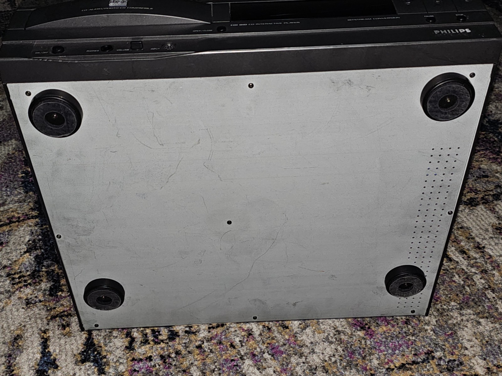 PHILIPS CDI-910 CONSOLE/SYSTEM NO REMOTE OR CORD PARTS/REPAIR Untested