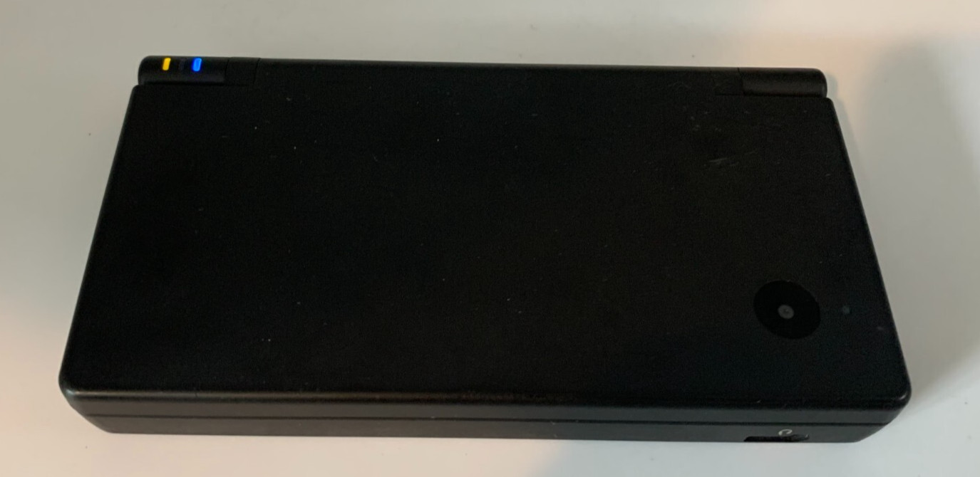 Nintendo DS Lite Black Handheld System Bundle Lot Games Instruction Works Tested