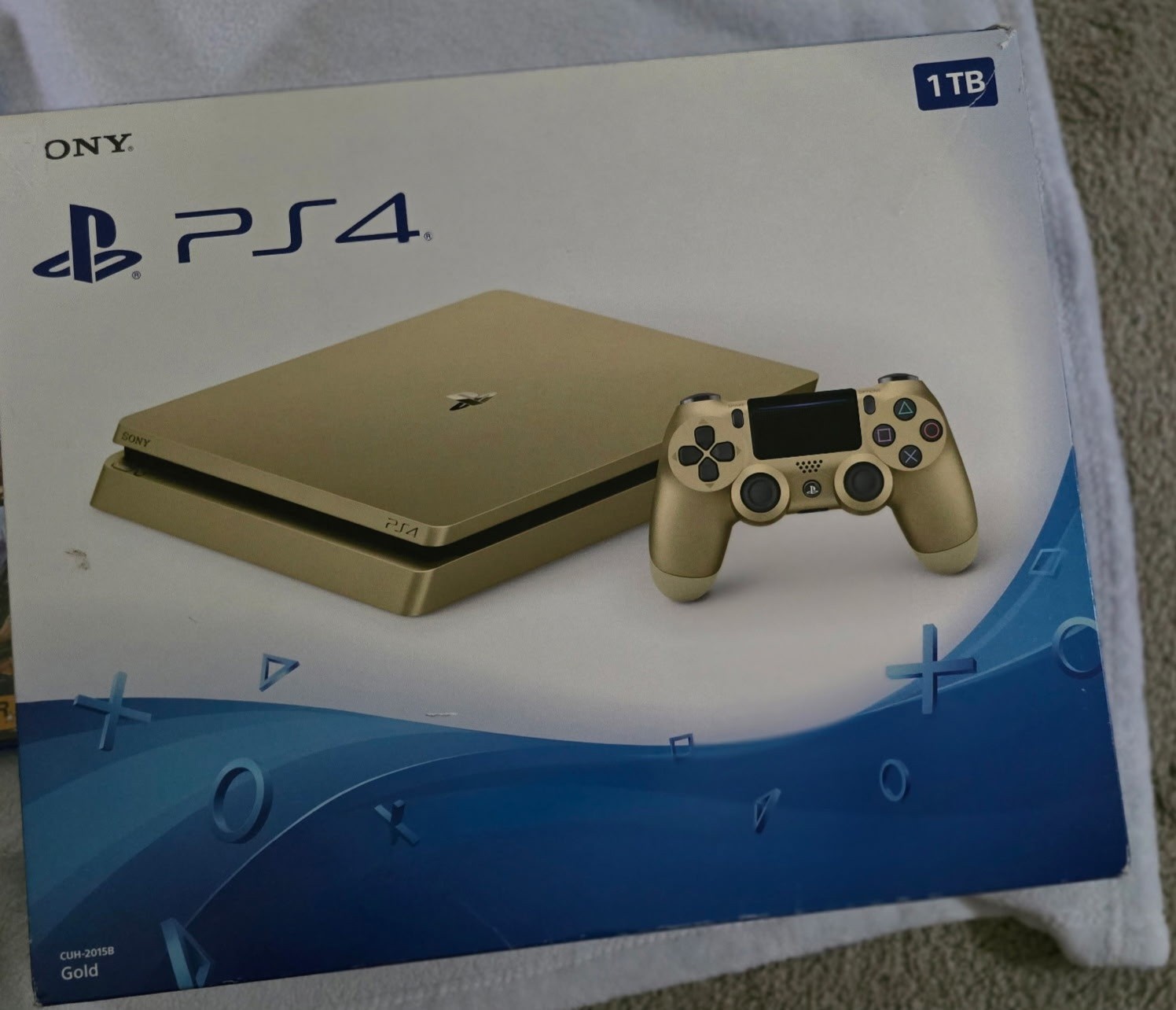 1 TB Gold PlayStation 4