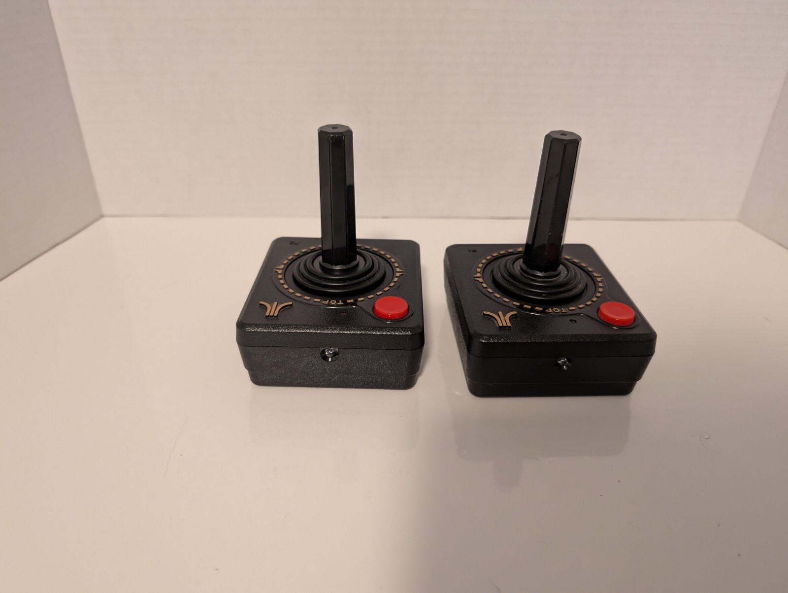 Atari Flashback 5 Classic Game Console + 2 Wireless Joystick Controllers & Cords