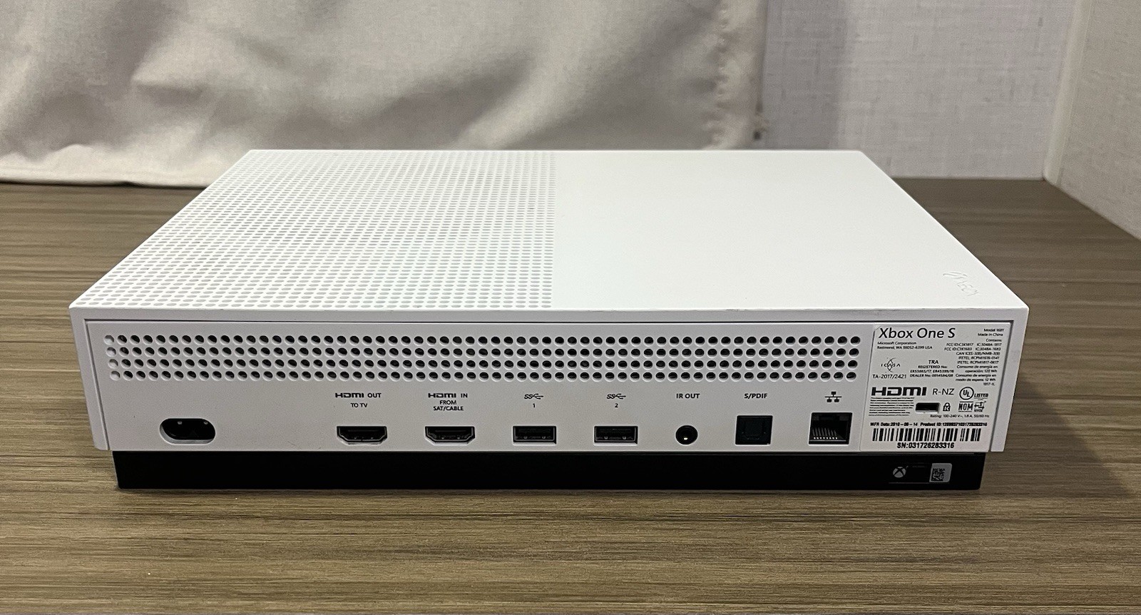 Microsoft Xbox One S 1TB Console Gaming System w/ Controller White 1681 Bundle